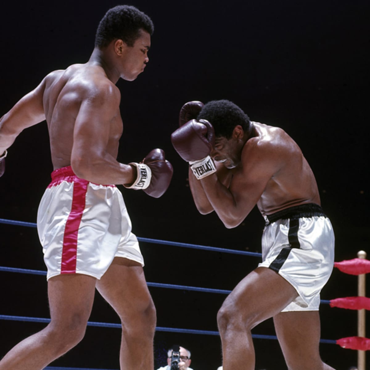 WBC world heavyweight boxing champion Muhammad Ali defeated the WBA’s heavyweight champ, Ernie Terrell, at the Houston Astrodome.